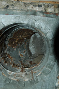 Air ducting located under the concrete slab